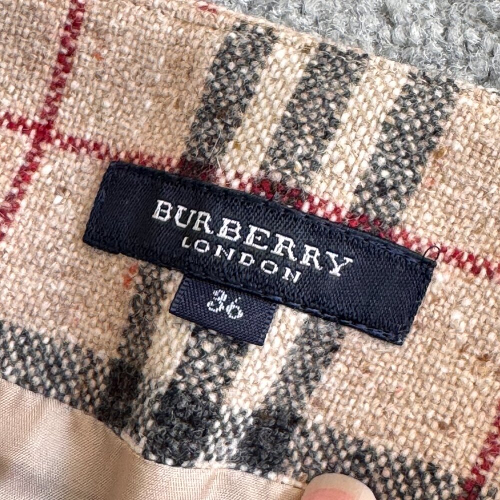 Burberry London A-Line Asymmetrical Wool Plaid Skirt Vintage Sz 36 or SMALL - Picture 3 of 10